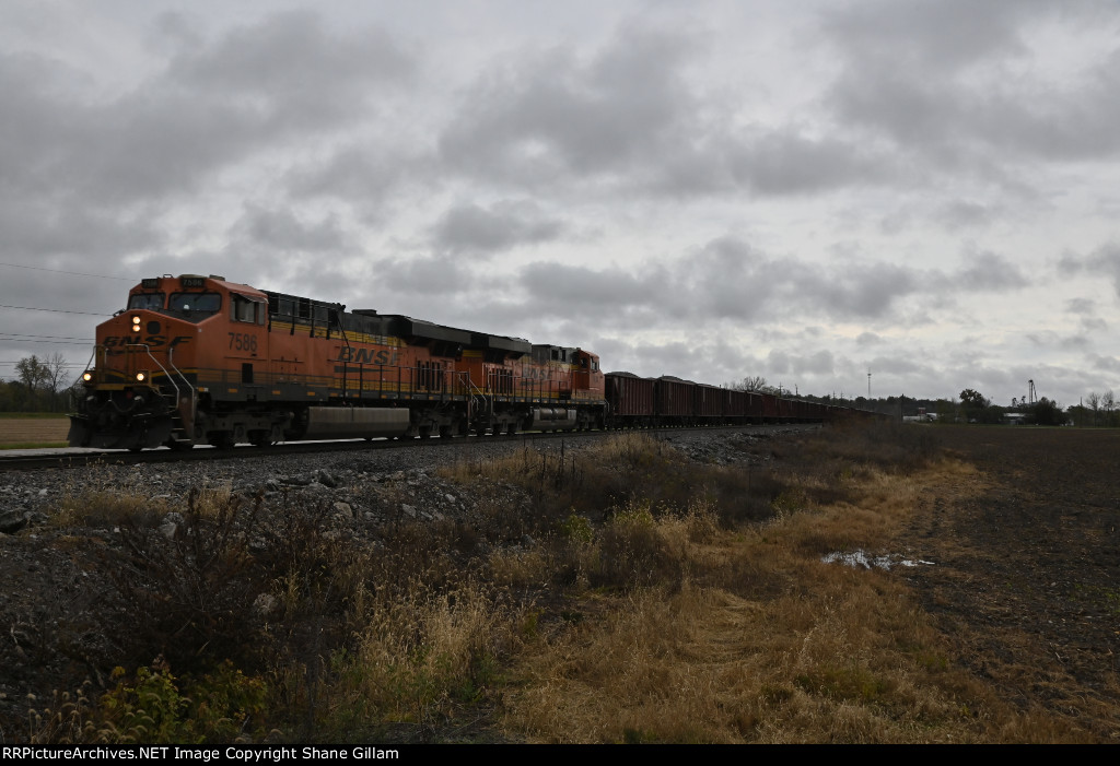 BNSF 7586